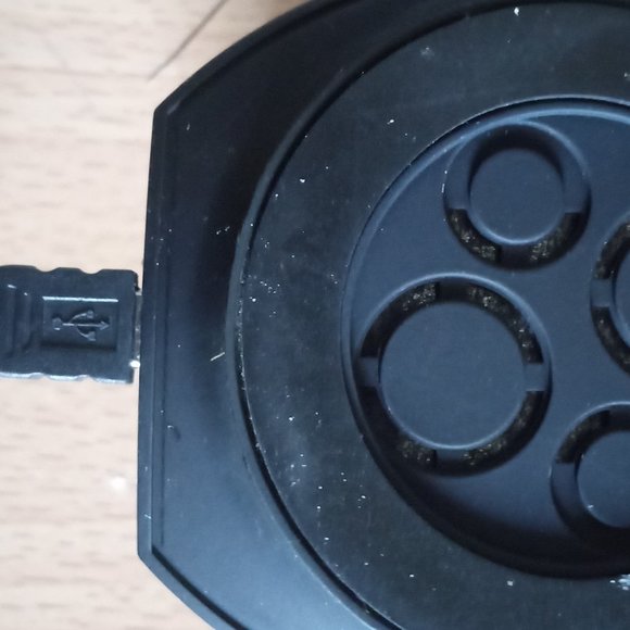 Portable Bluetooth Mini Speaker USB Charging Cable HEADRUSH (HR) Company Working - Picture 4 of 5